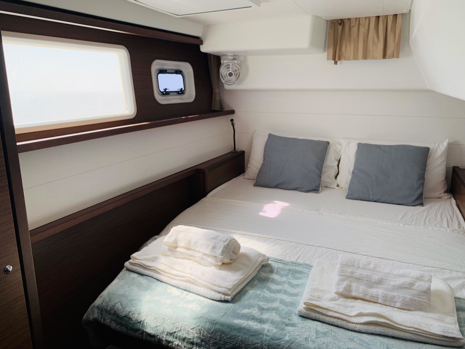 Lagoon 450 — photo 26