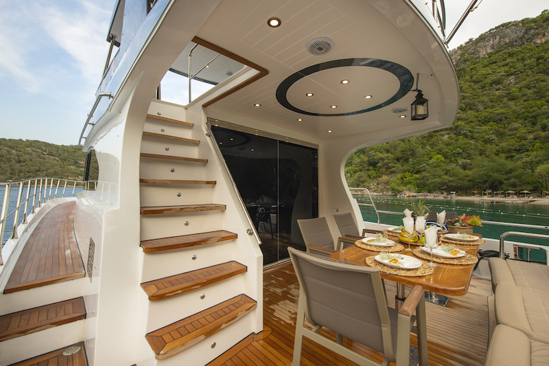 Motoryacht - Golden Blue — photo 30