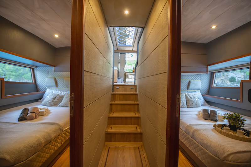 Motoryacht - Golden Blue — photo 21