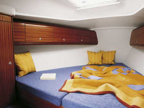 Bavaria 32 — photo 7