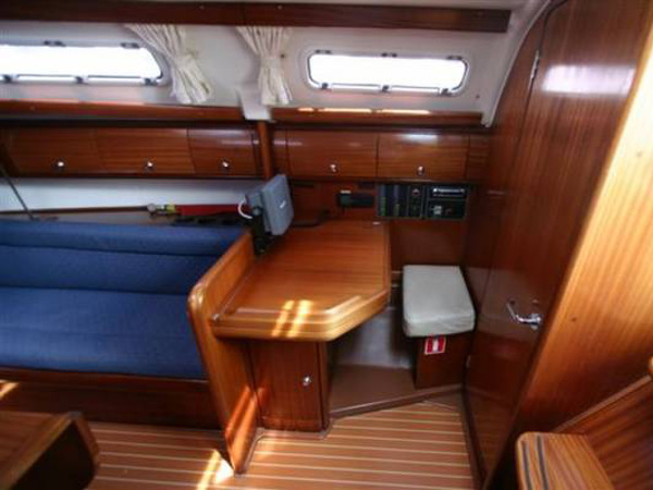 Bavaria 32 — photo 4