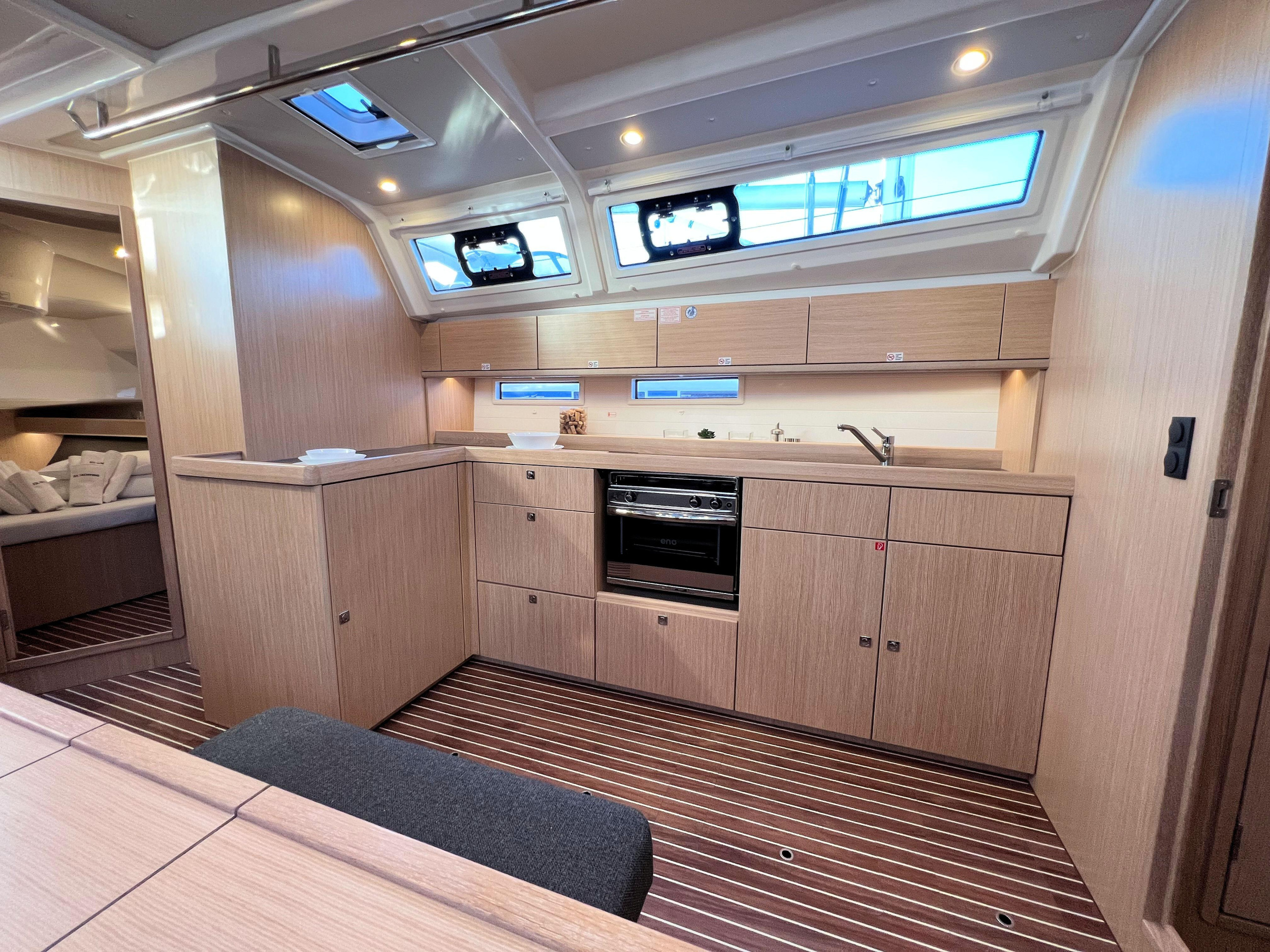 Bavaria Cruiser 46 — photo 29