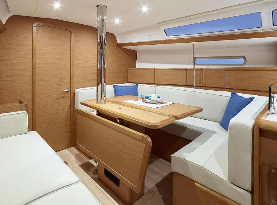 Sun Odyssey 380 — photo 4