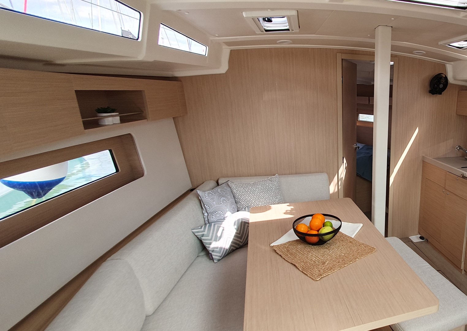Oceanis 37.1 — photo 2