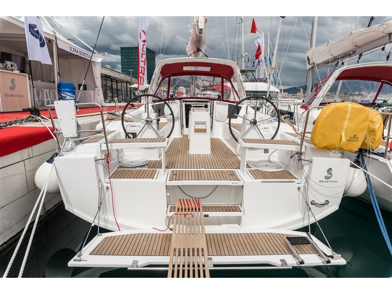 Oceanis 38.1 — photo 1