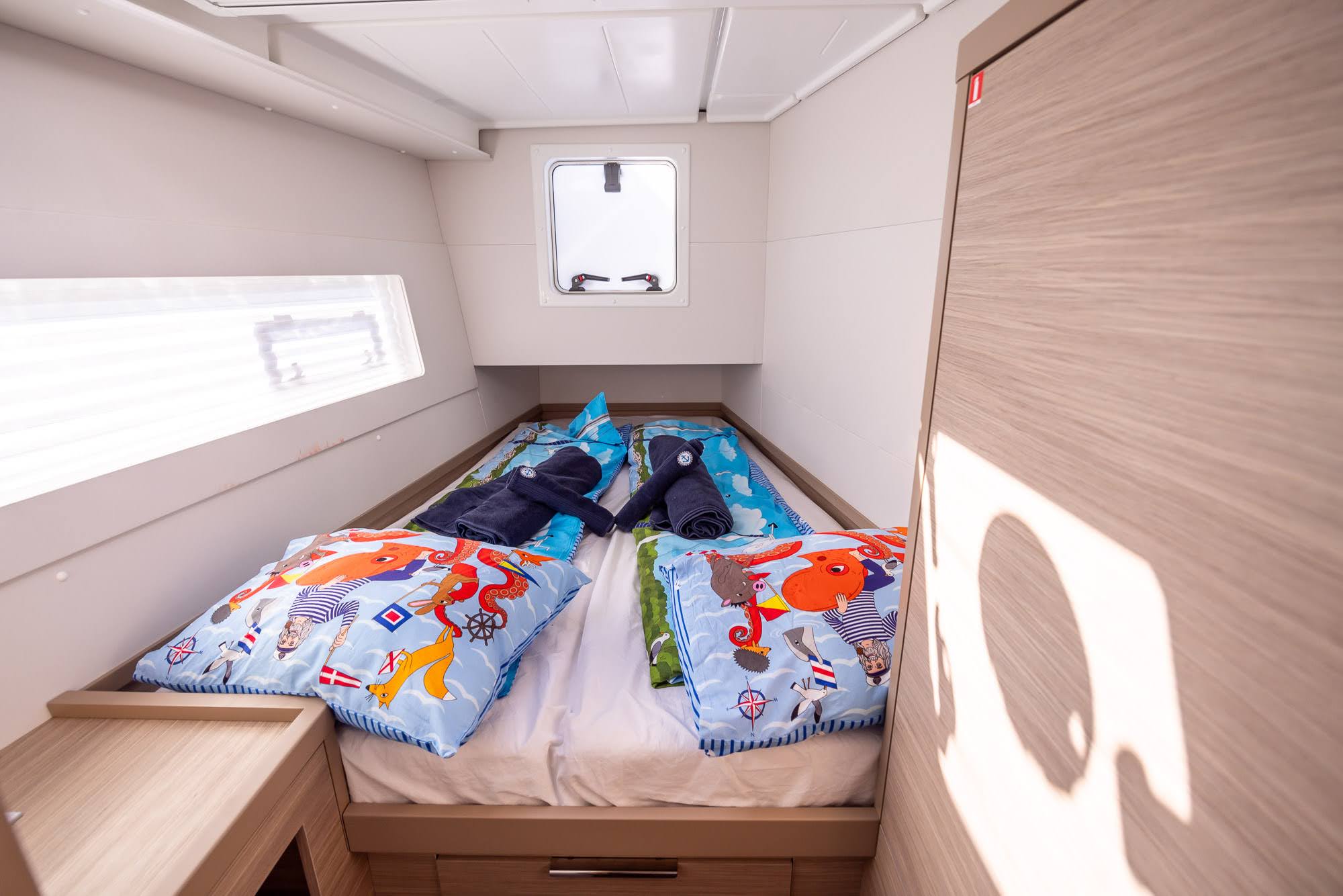 Lagoon 40 — photo 11
