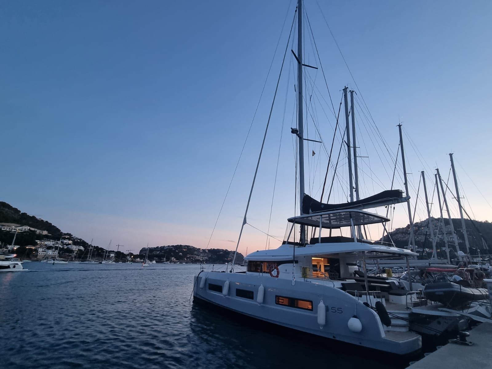 Lagoon 55 — photo 1