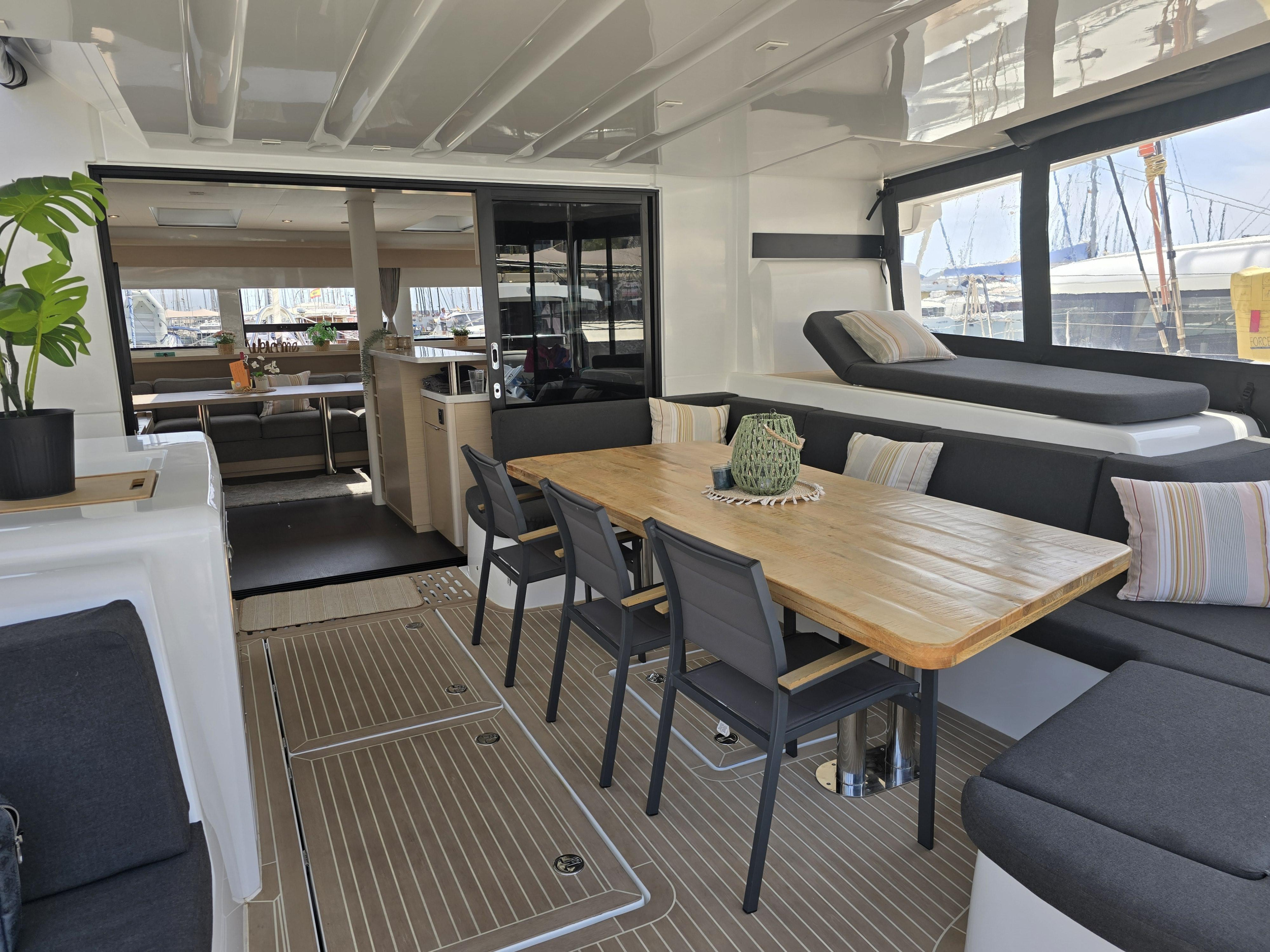 Lagoon 55 — photo 29