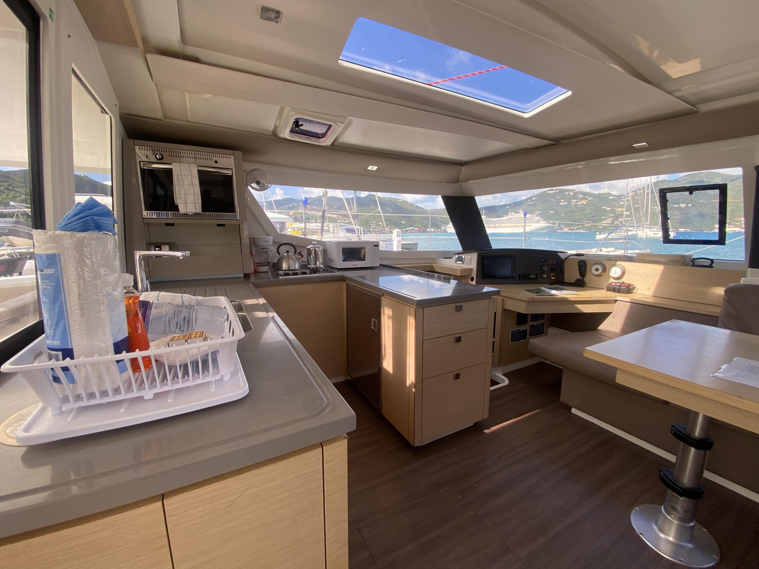 Fountaine Pajot Helia 44 Evolution — photo 32