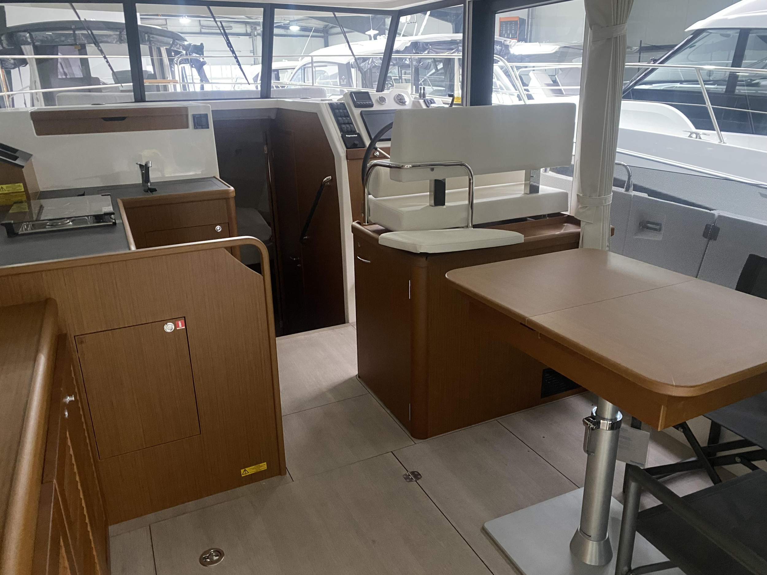 Swift Trawler 35 — photo 6