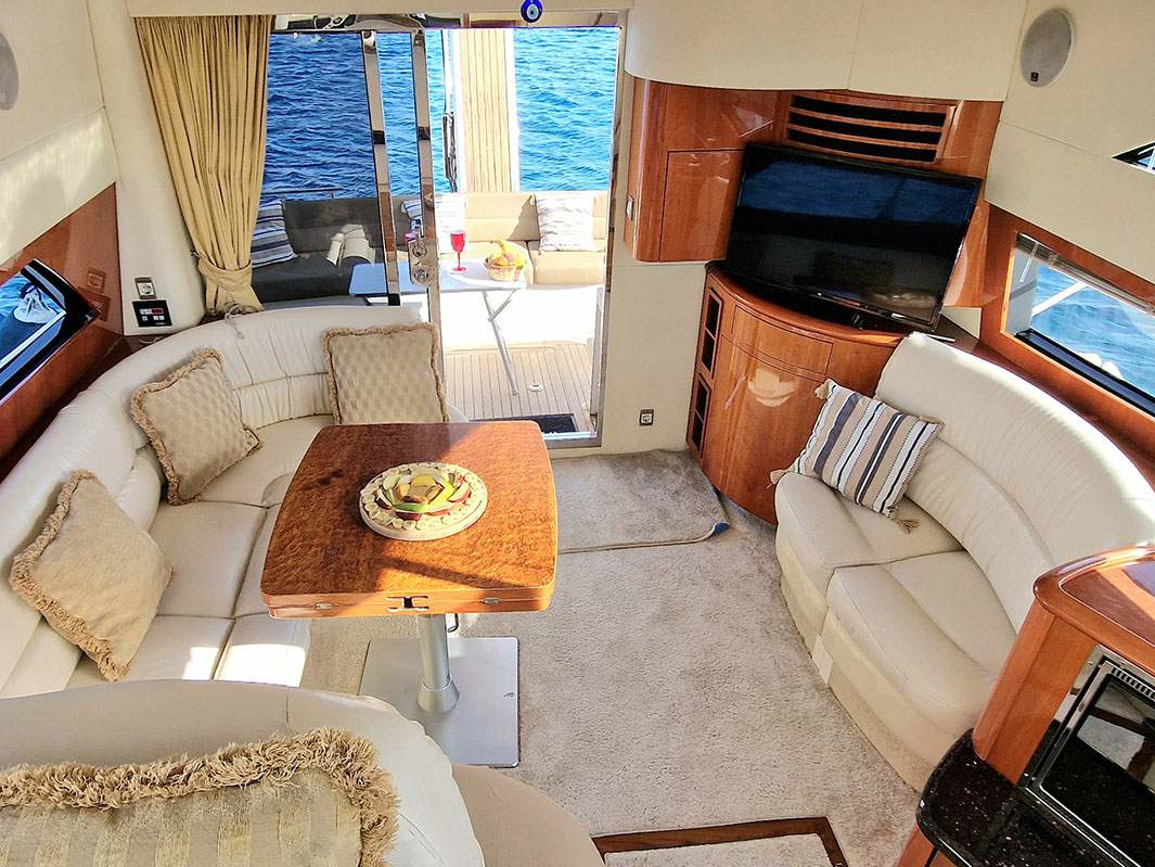 Fairline Phantom 43ft — photo 11