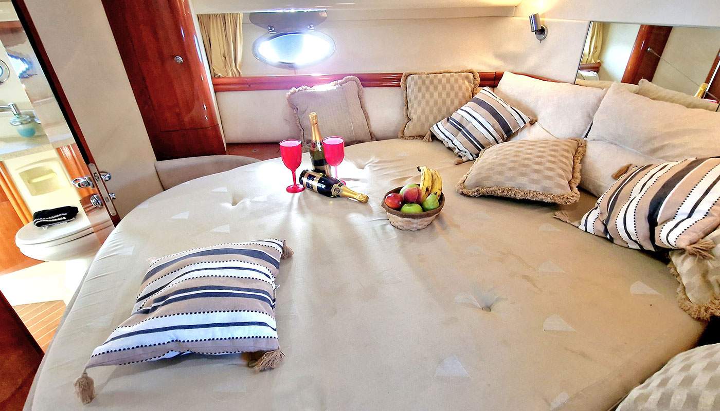Fairline Phantom 43ft — photo 3