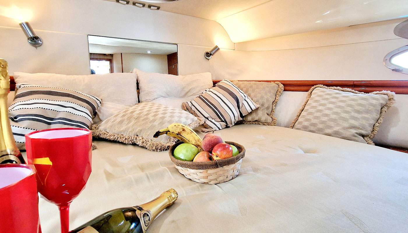 Fairline Phantom 43ft — photo 16