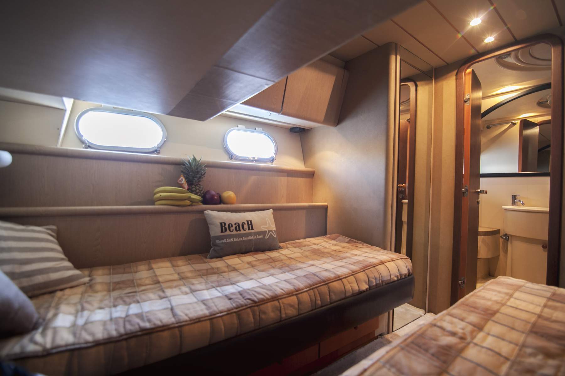 Ferretti 58/64ft — photo 10