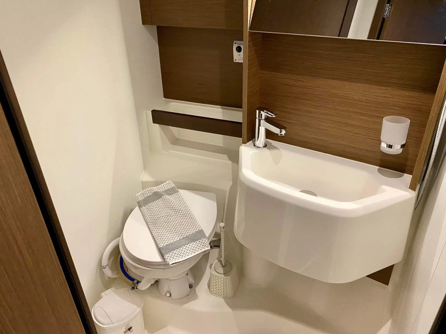 Oceanis 51.1 — photo 9