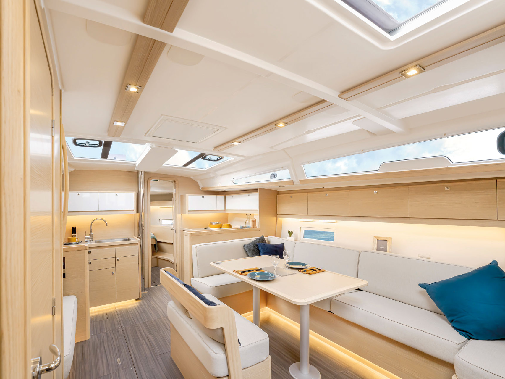 Dufour 430 Grand Large — photo 2