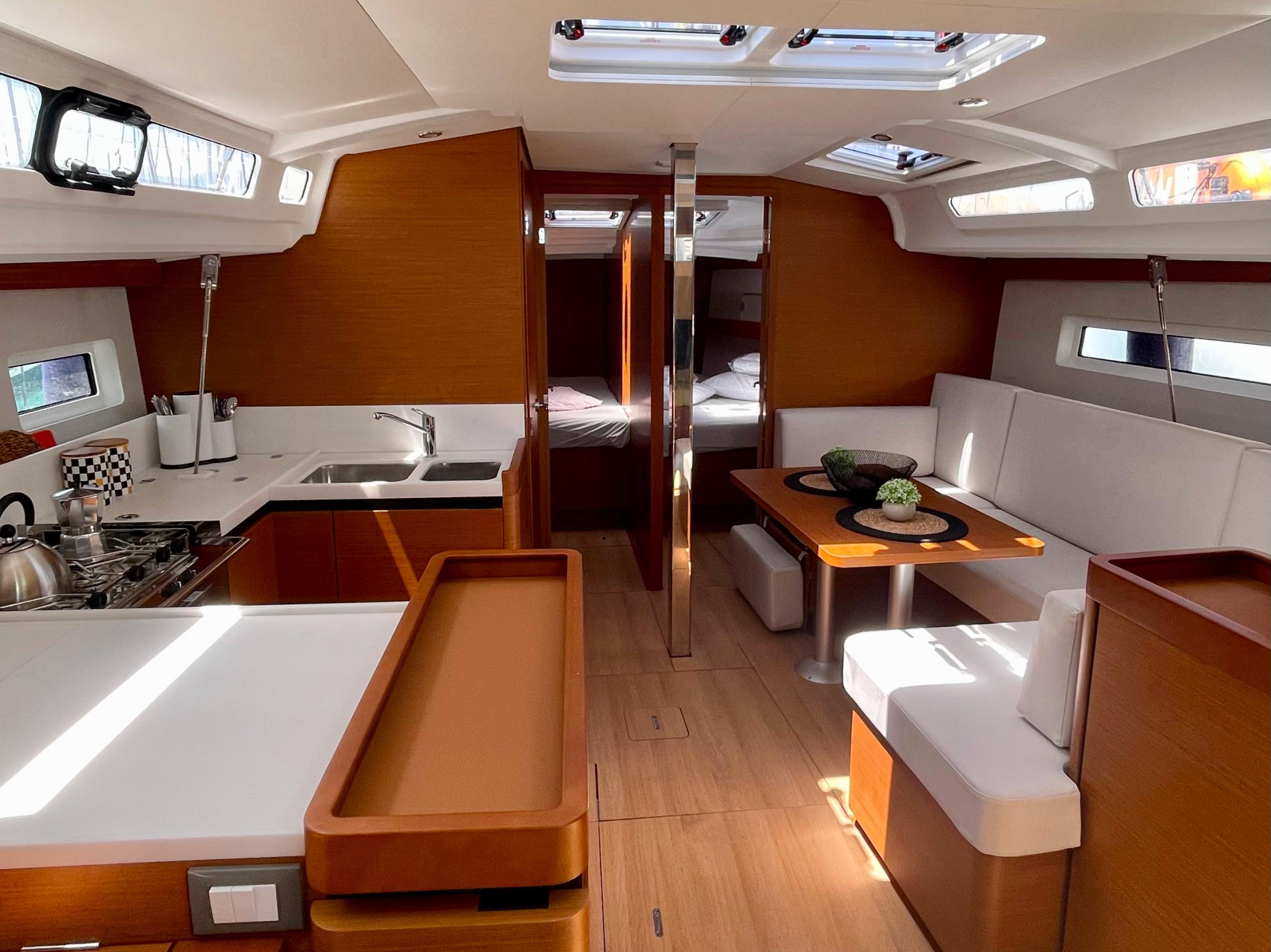 Sun Odyssey 440 — photo 2