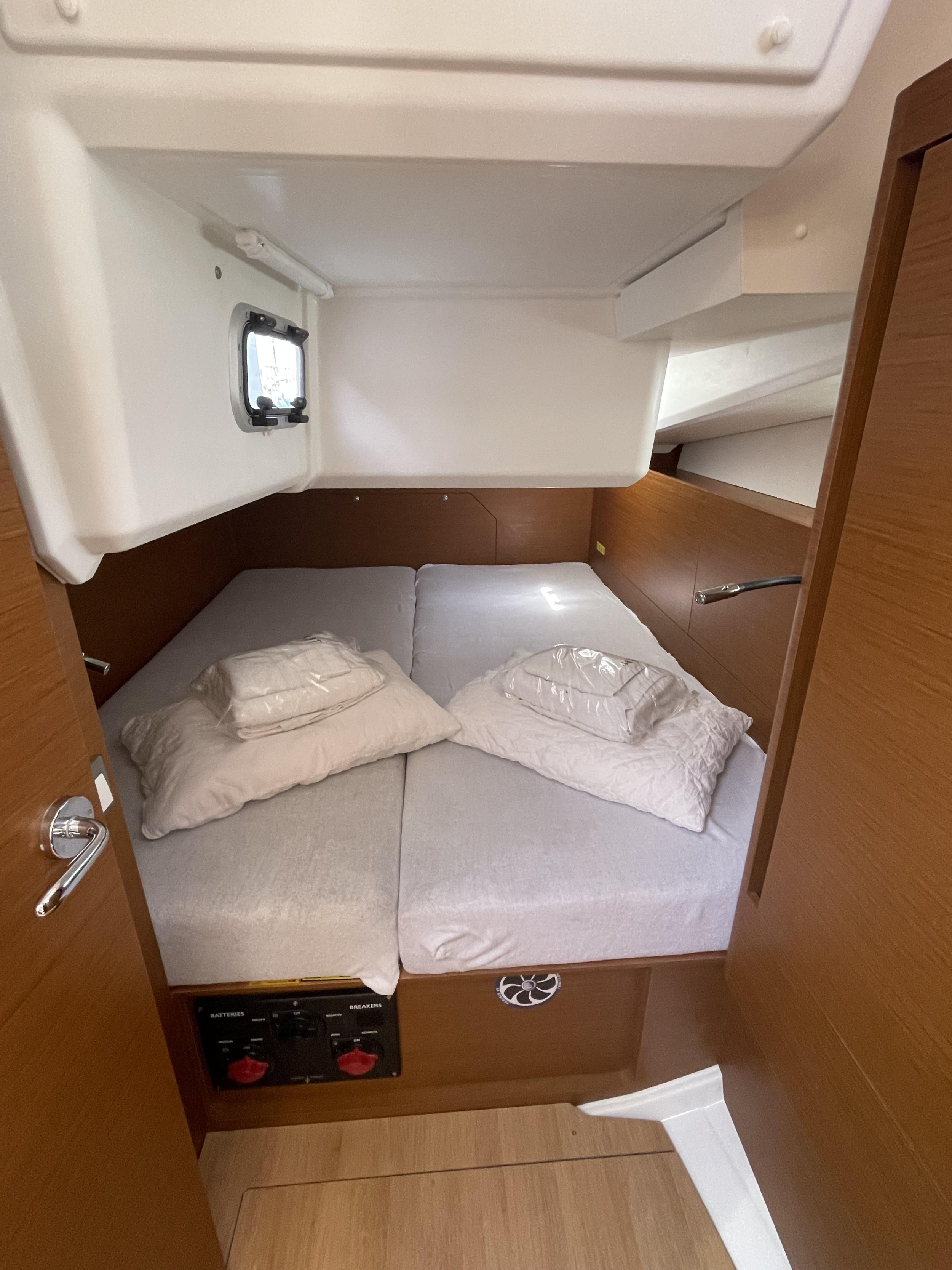 Sun Odyssey 440 — photo 4