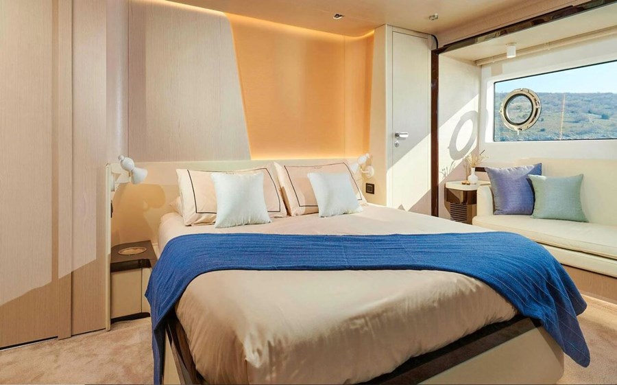 Azimut 78 Fly — photo 19