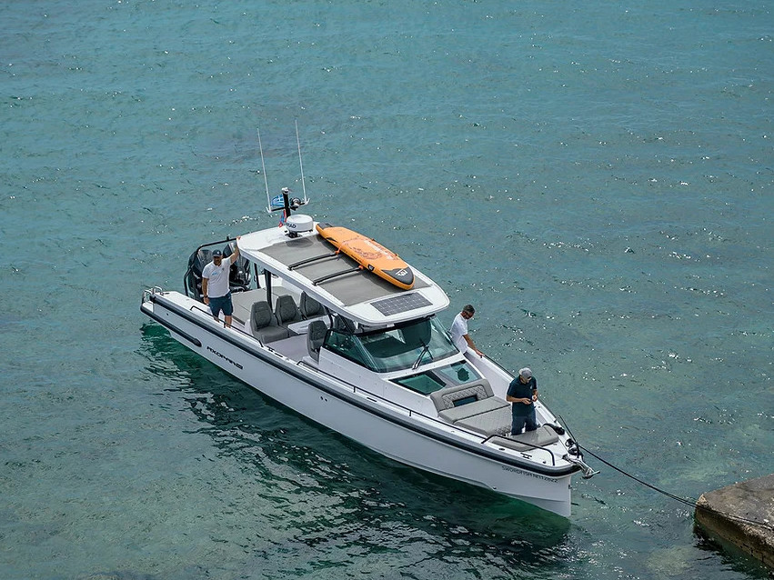 Axopar 37 Sun Top — photo 1