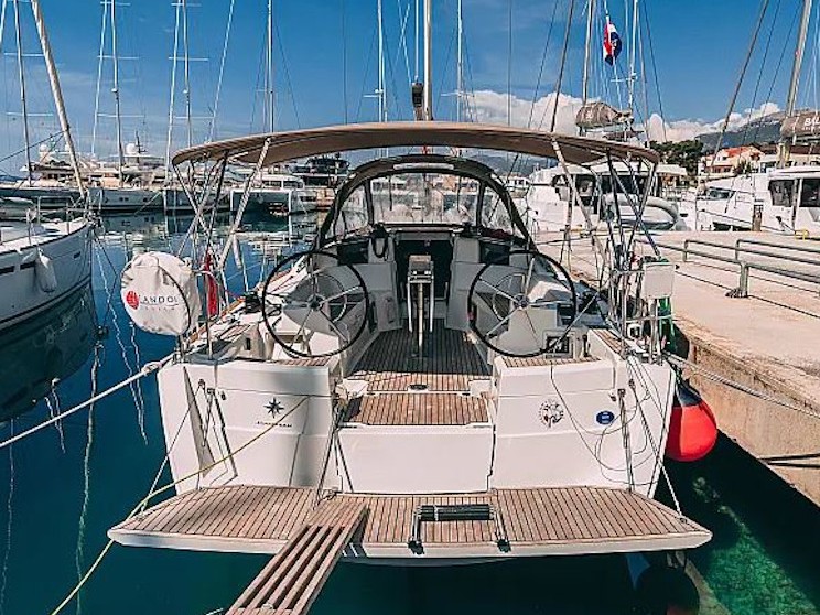 Sun Odyssey 389 — photo 1