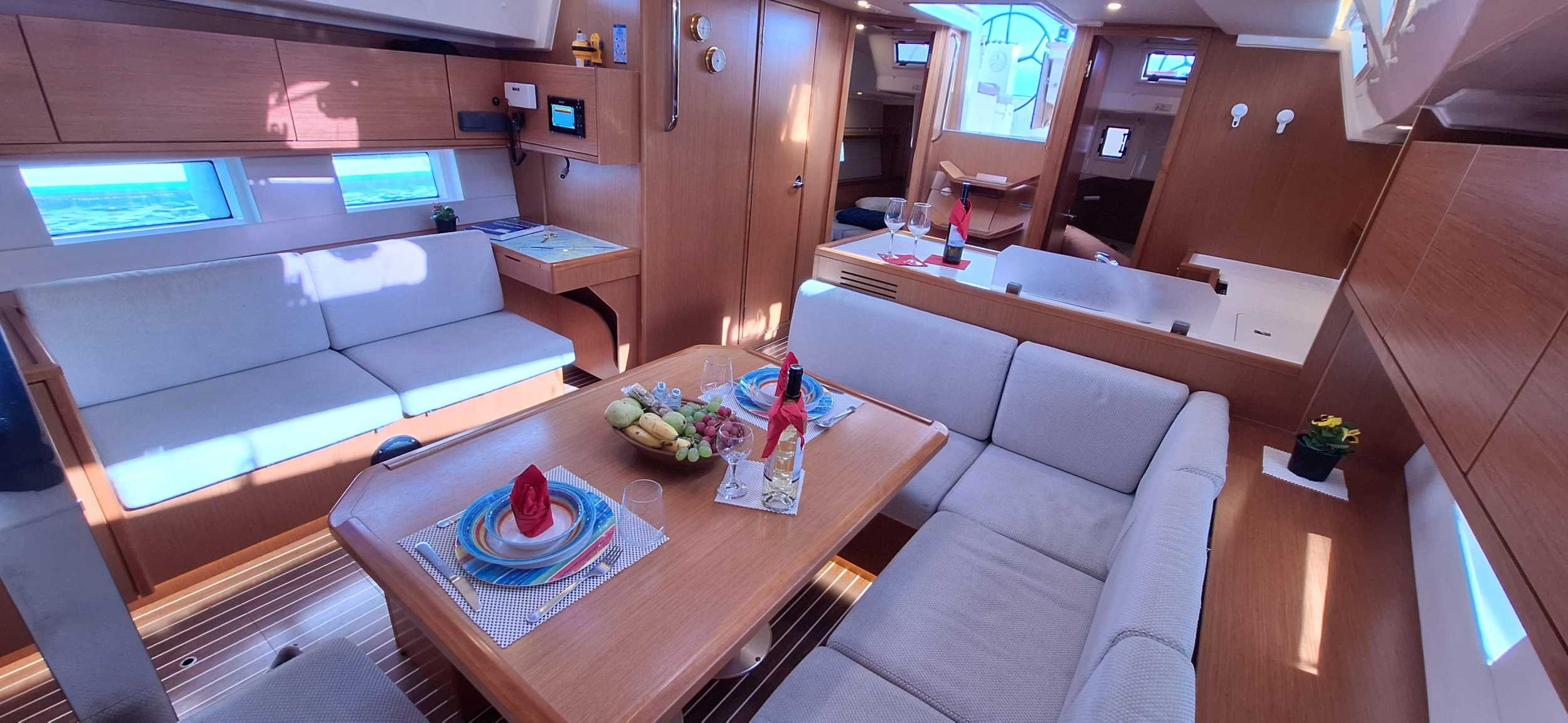 Bavaria C45 — photo 3