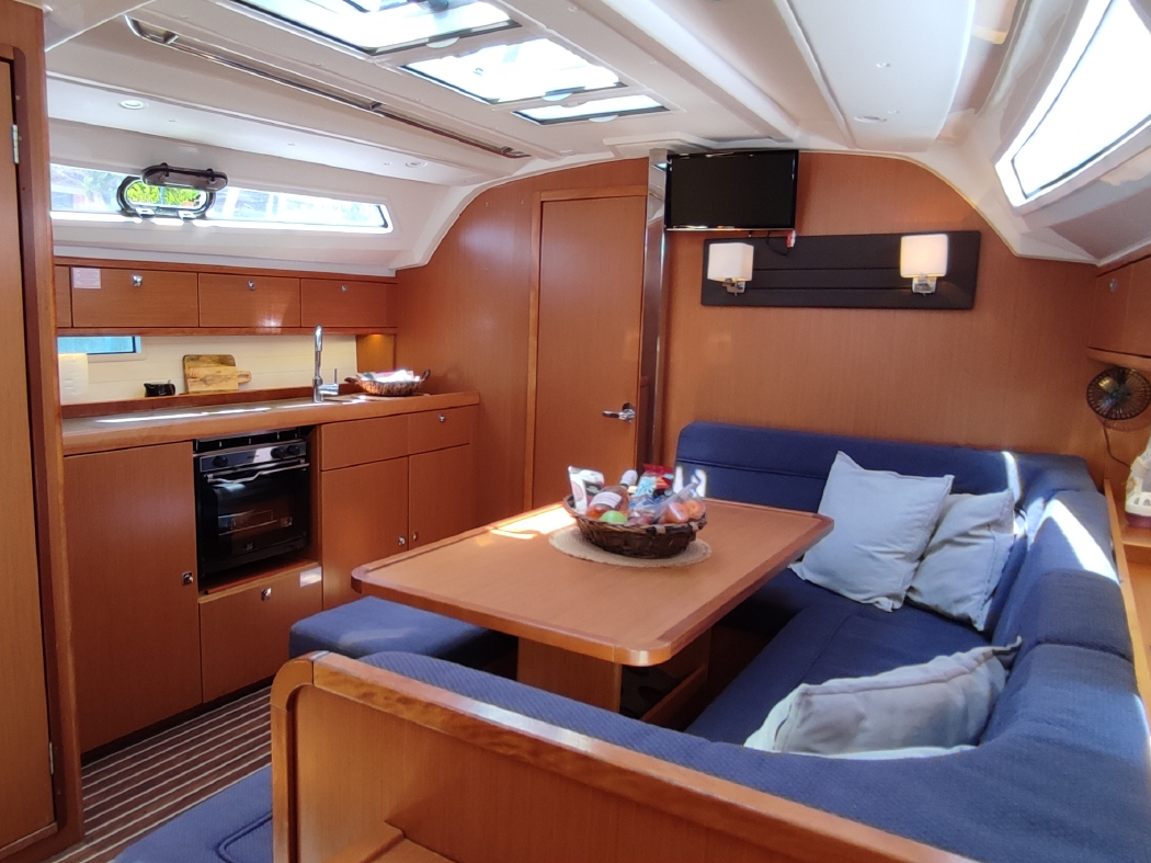 Bavaria 41 Cruiser — photo 5