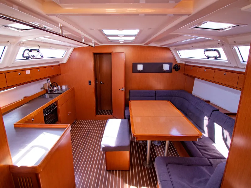 Bavaria 46 — photo 2