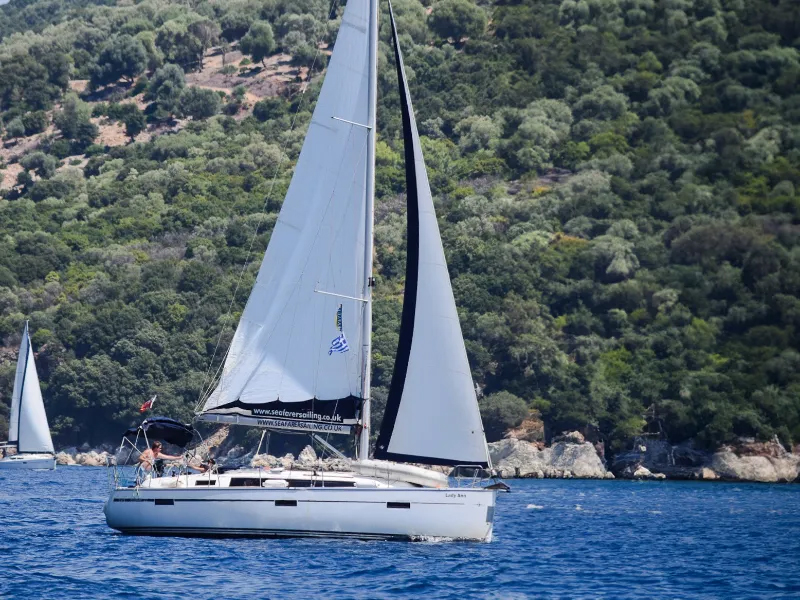 Bavaria 37 — photo 1