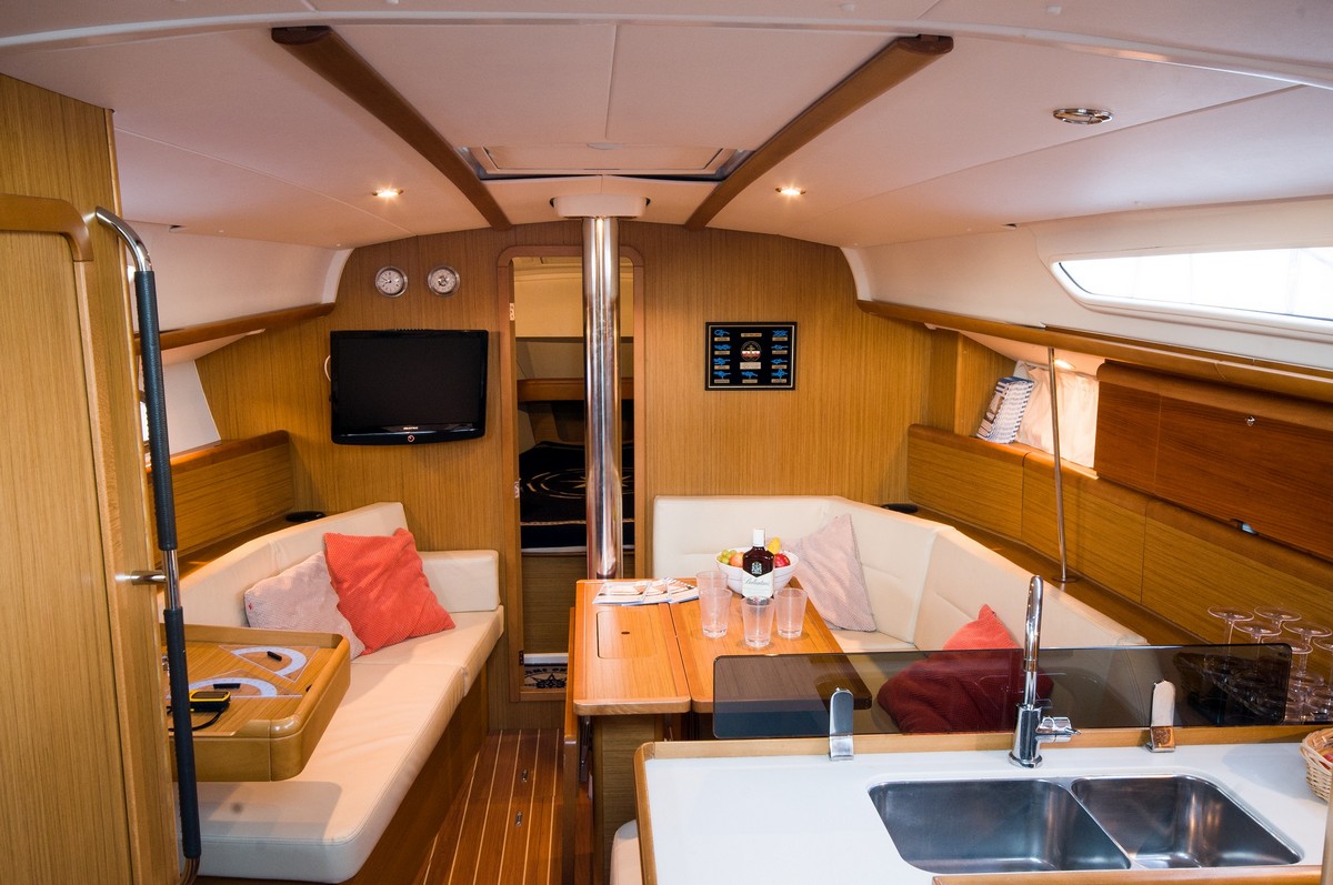 Sun Odyssey 39i — photo 8
