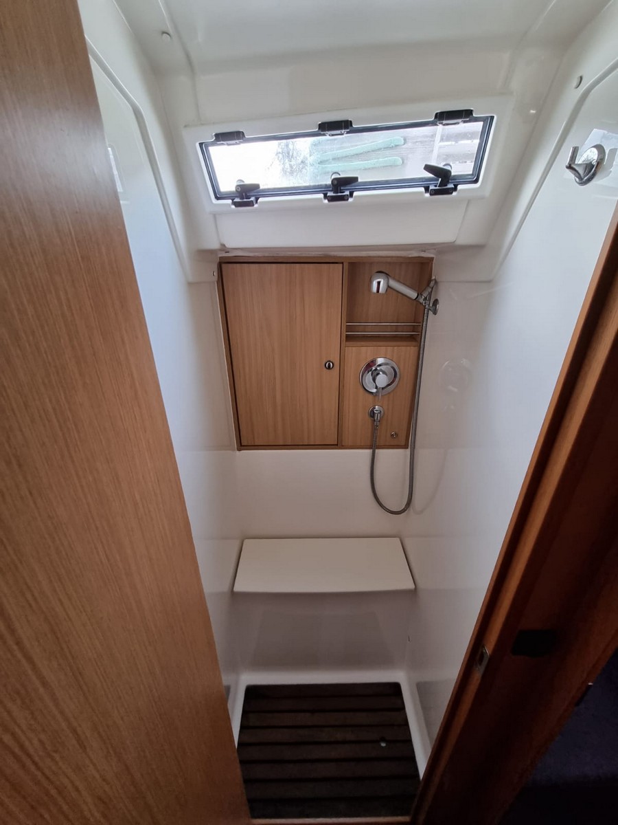 Bavaria 45 — photo 11