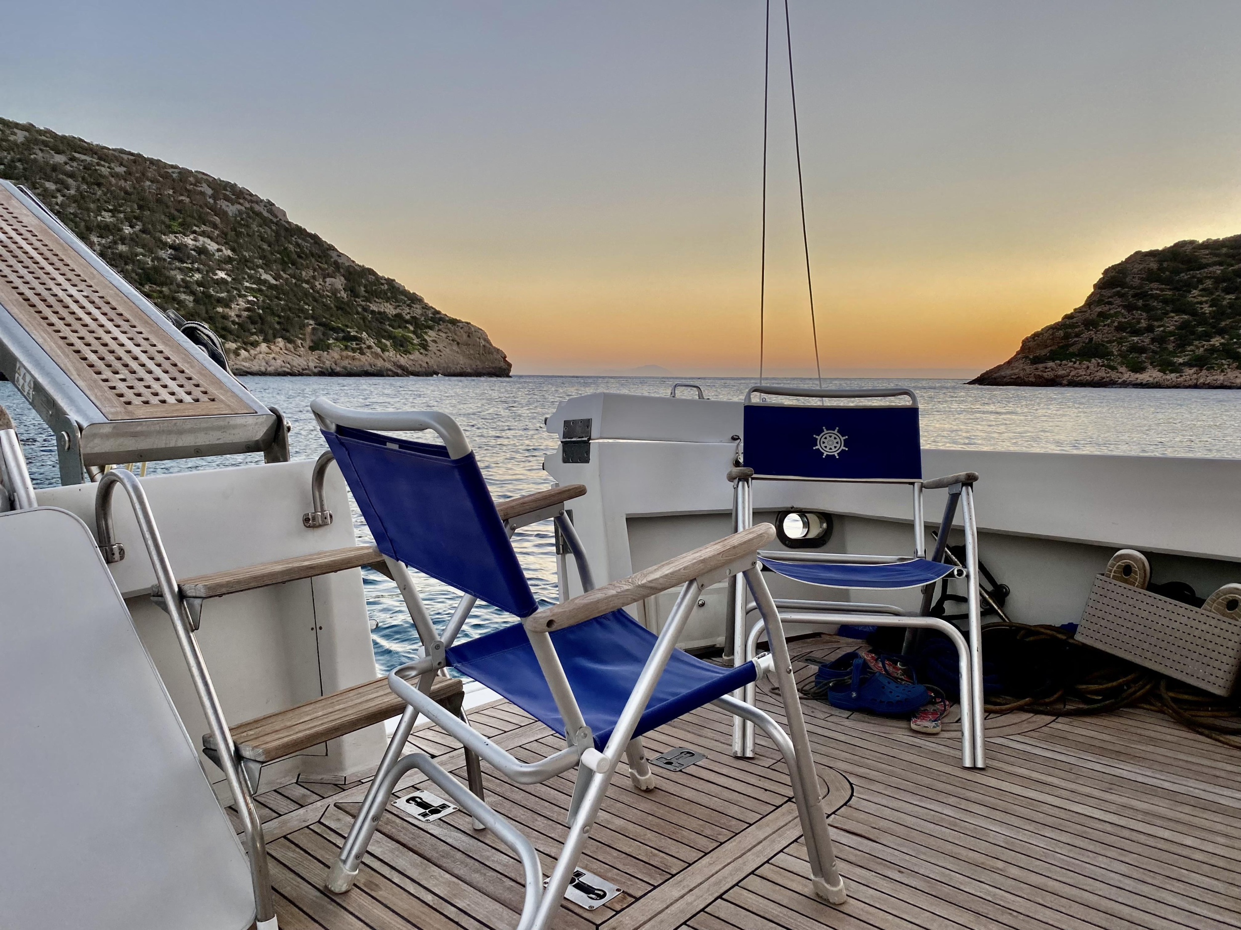Hatteras 50 Convertible — photo 16
