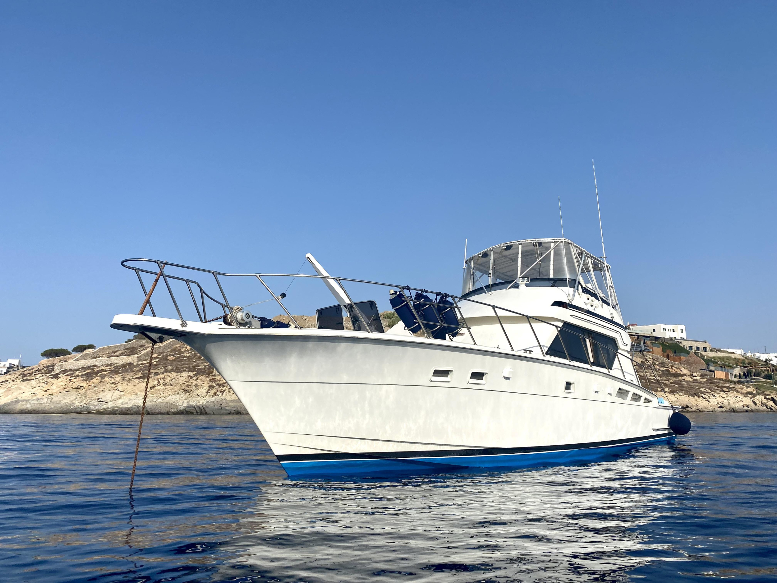Hatteras 50 Convertible — photo 26