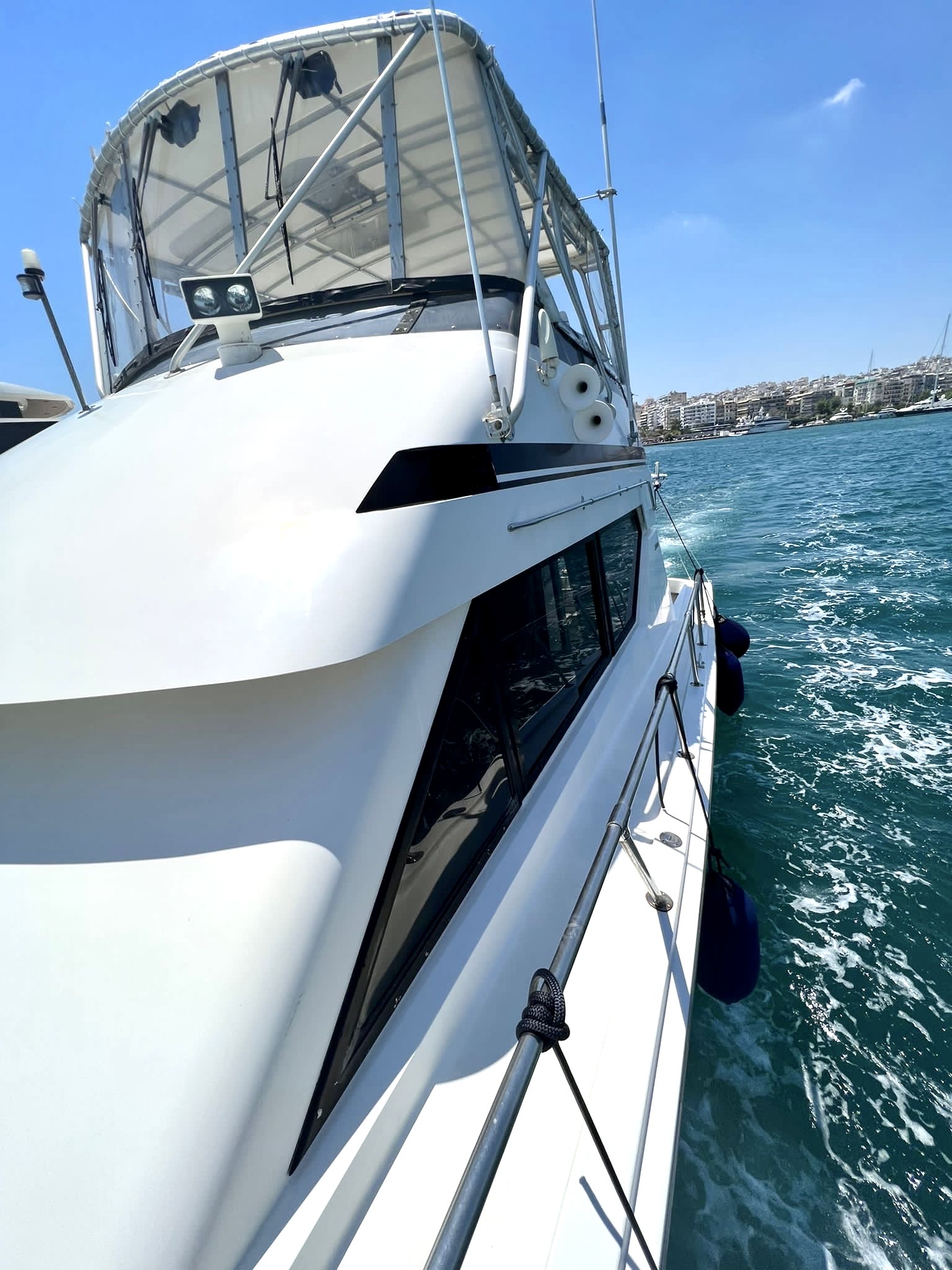 Hatteras 50 Convertible — photo 4