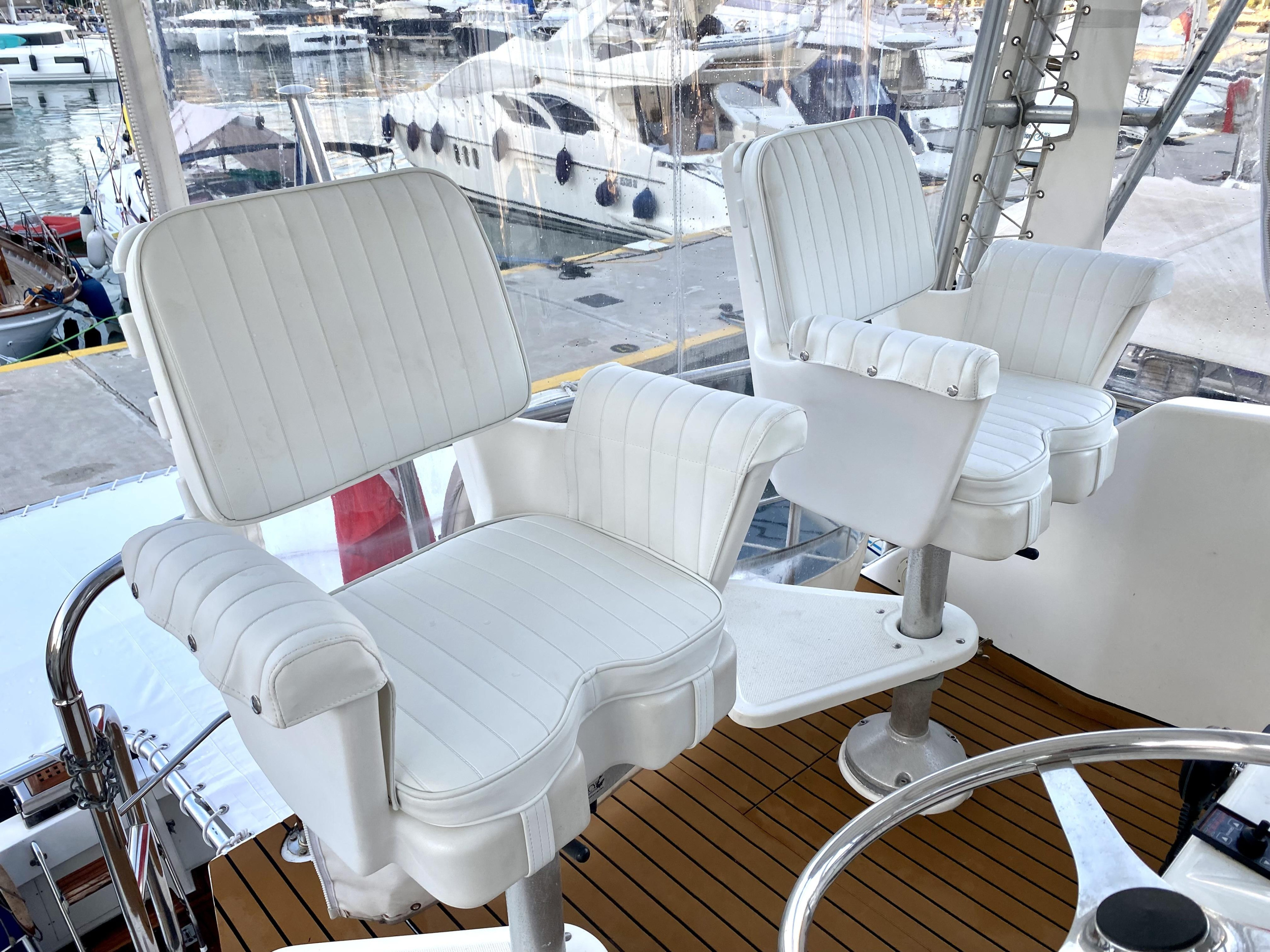 Hatteras 50 Convertible — photo 2