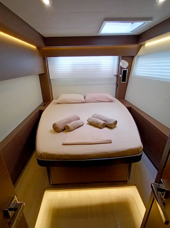 Lagoon 50 — photo 16