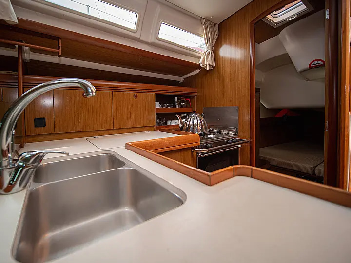 Sun Odyssey 42 i — photo 3