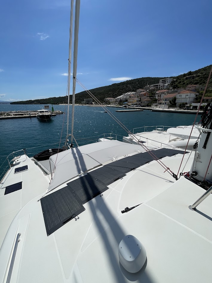 Lagoon 52F — photo 18