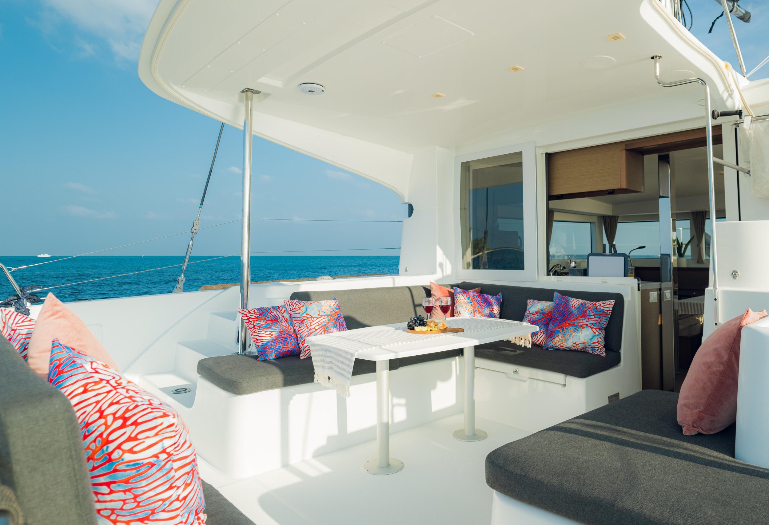 Lagoon 40 — photo 18