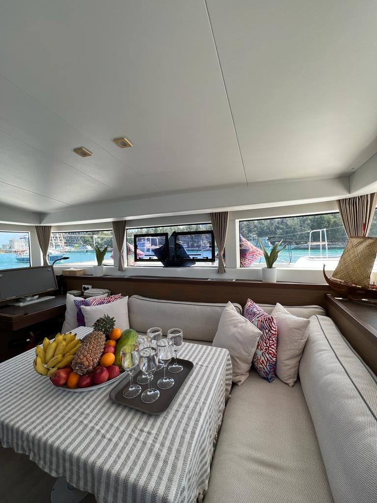 Lagoon 40 — photo 23