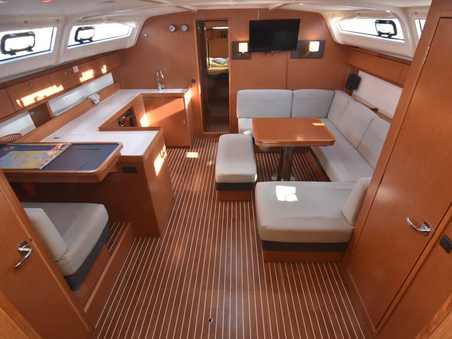 Bavaria 51 Cruiser — photo 12