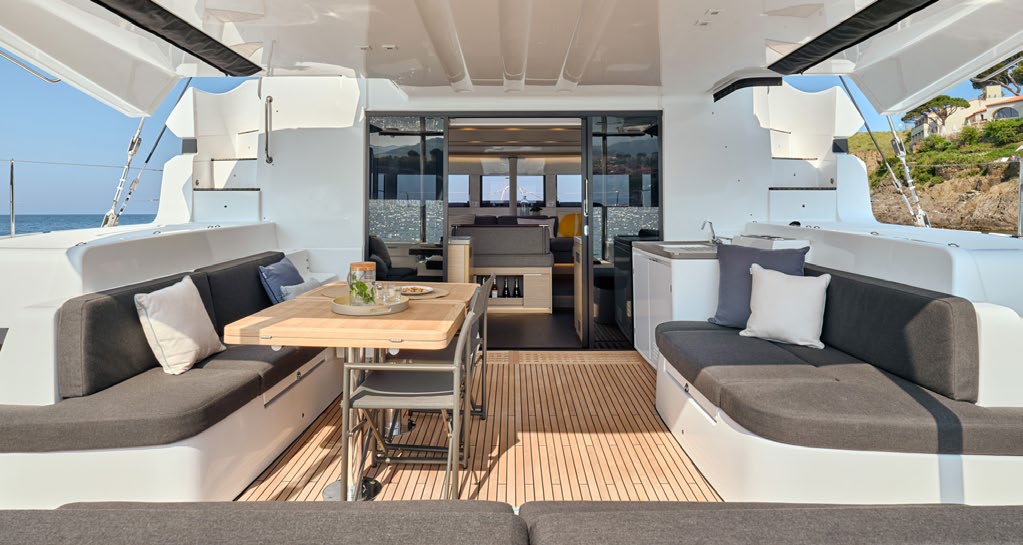 Lagoon 51 — photo 16