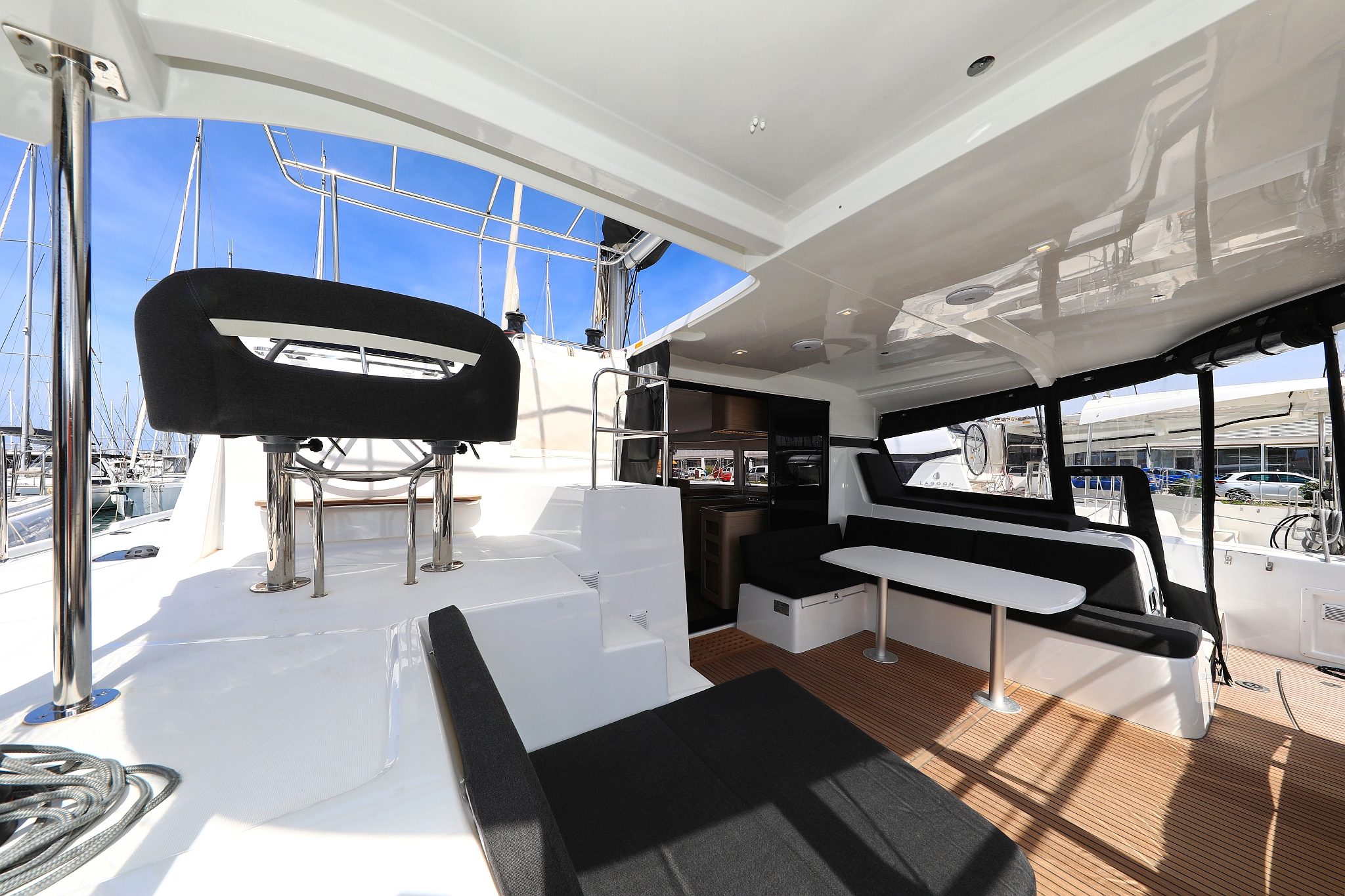 Lagoon 42 — photo 11