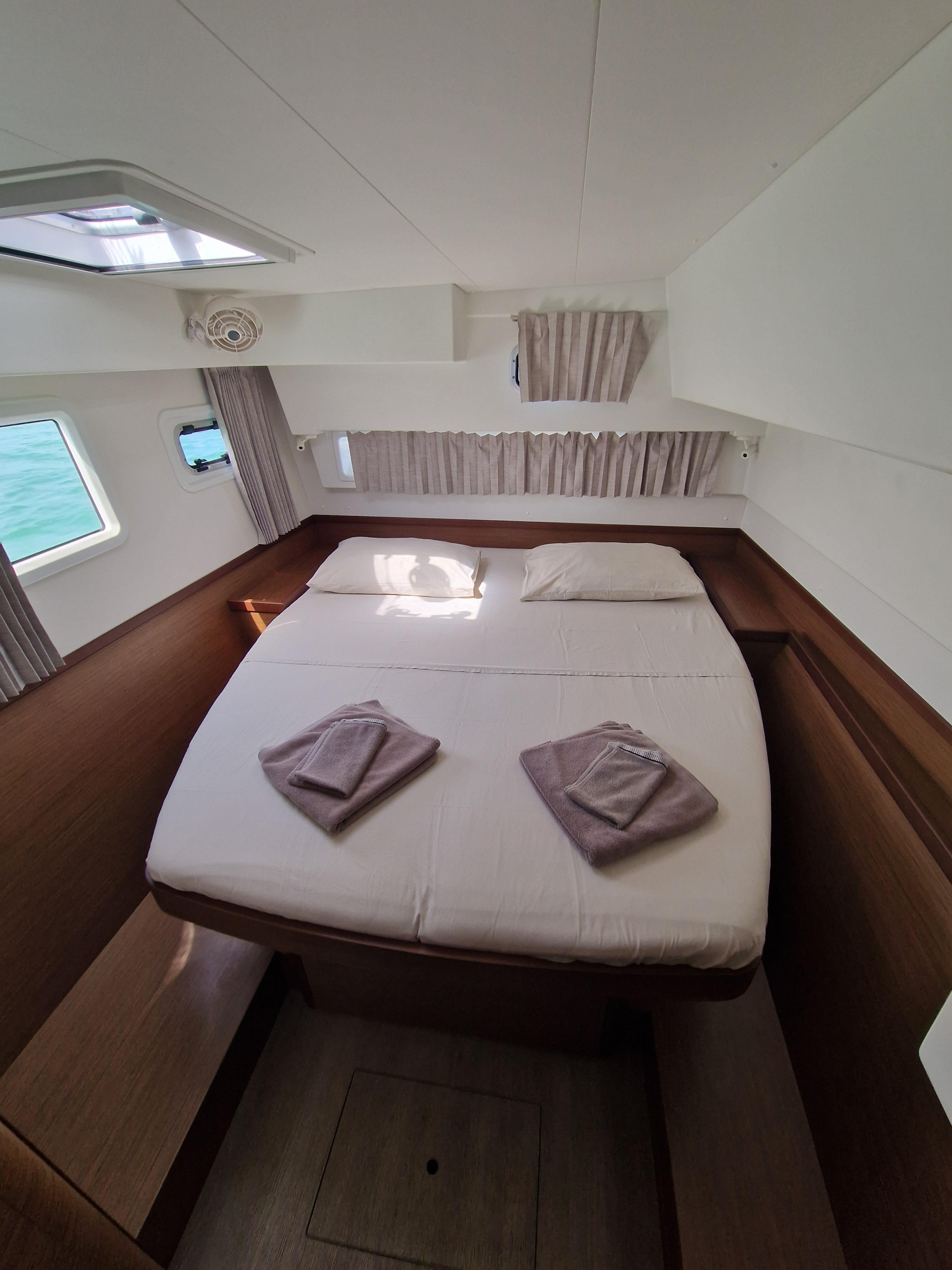 Lagoon 42 — photo 17