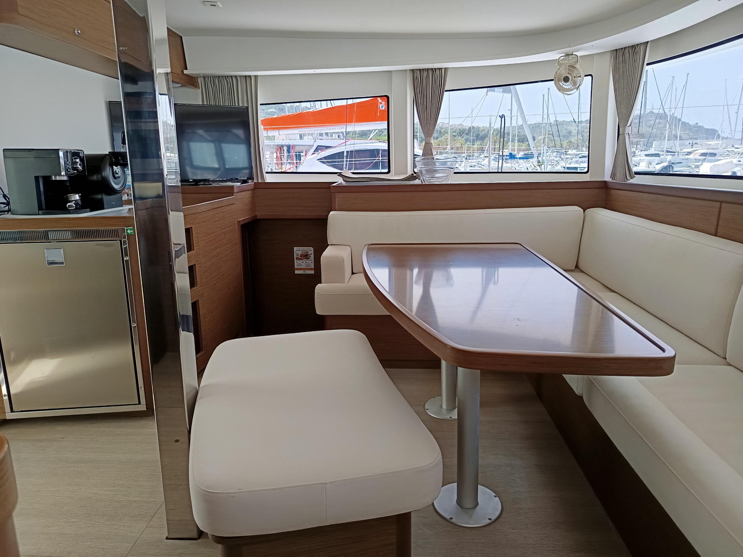 Lagoon 42 — photo 26