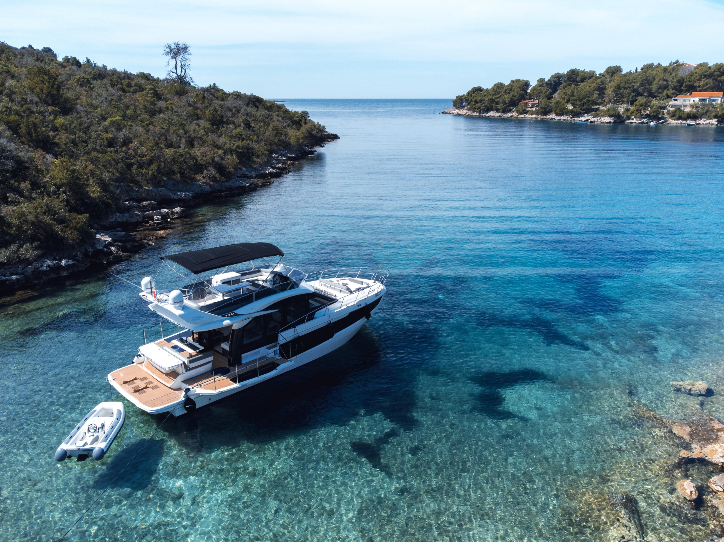 Galeon 440 Fly — photo 26