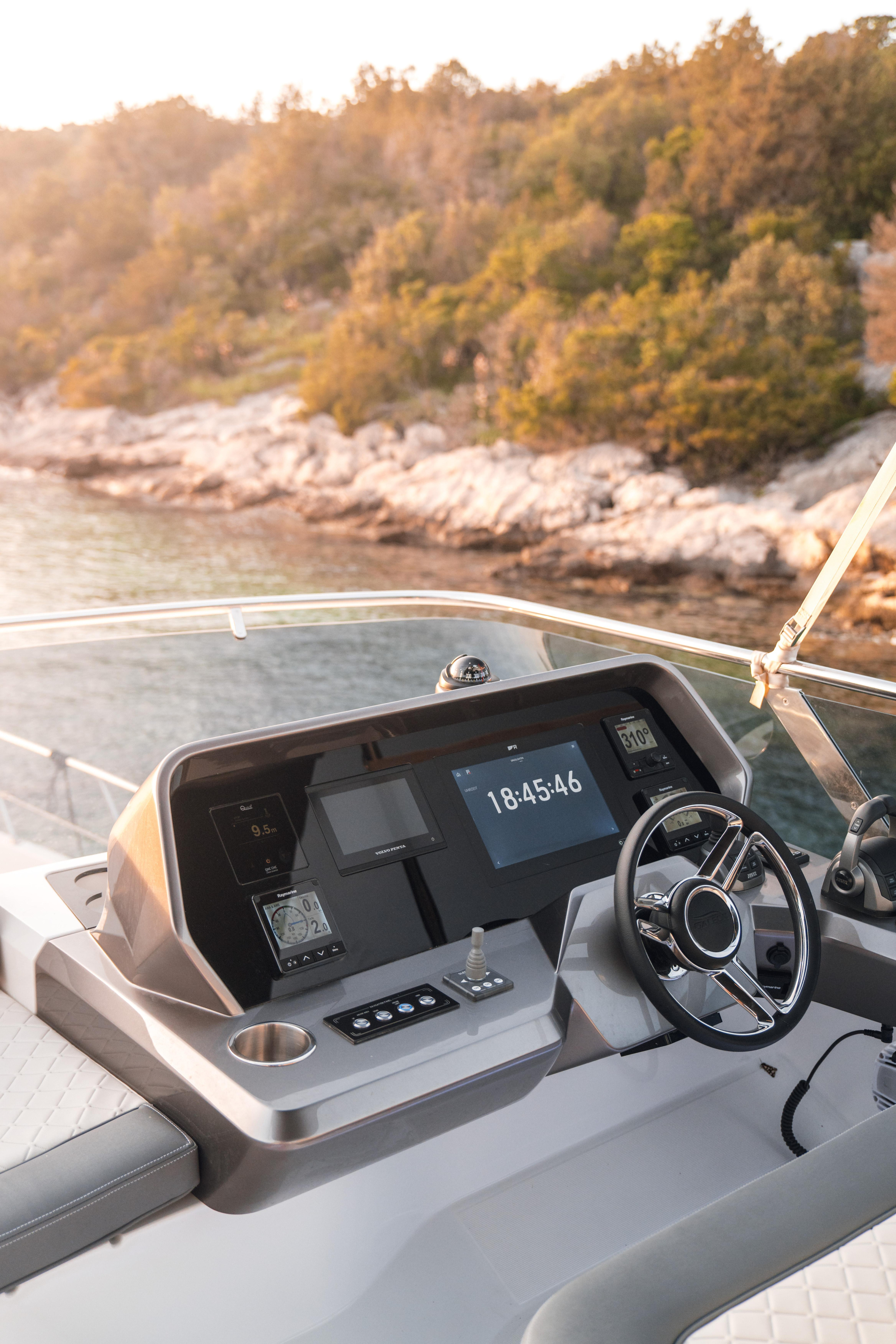 Galeon 440 Fly — photo 33