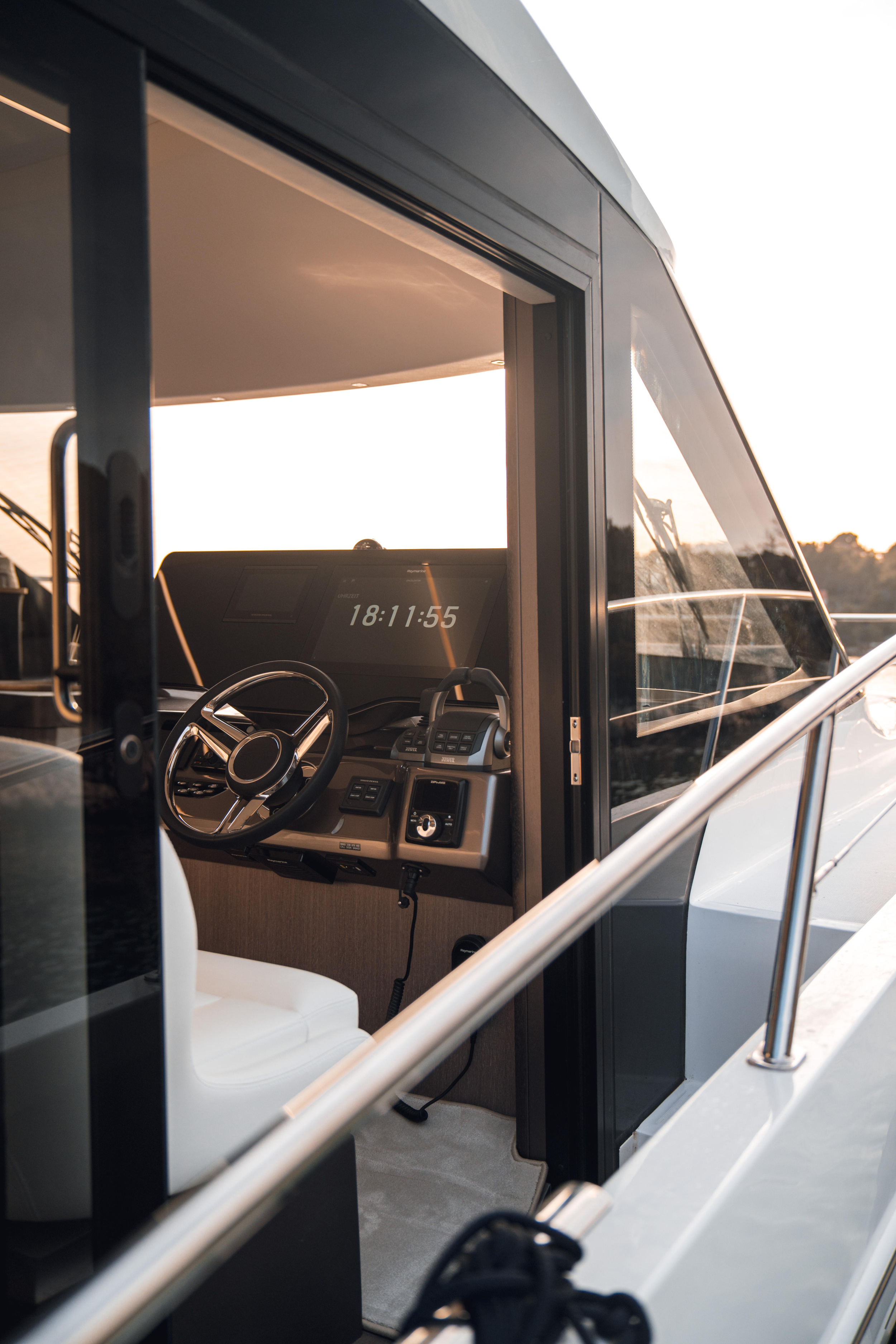 Galeon 440 Fly — photo 2