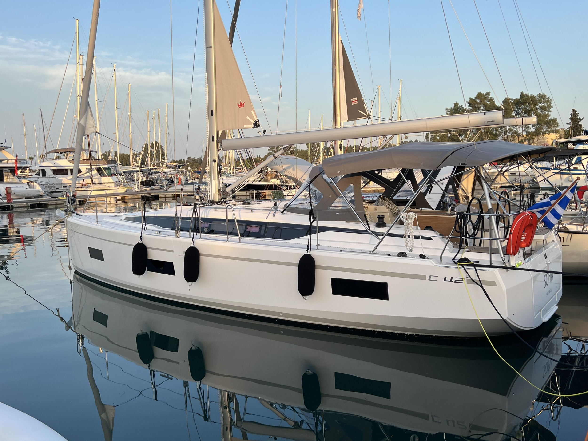 Bavaria C42 Style — photo 10