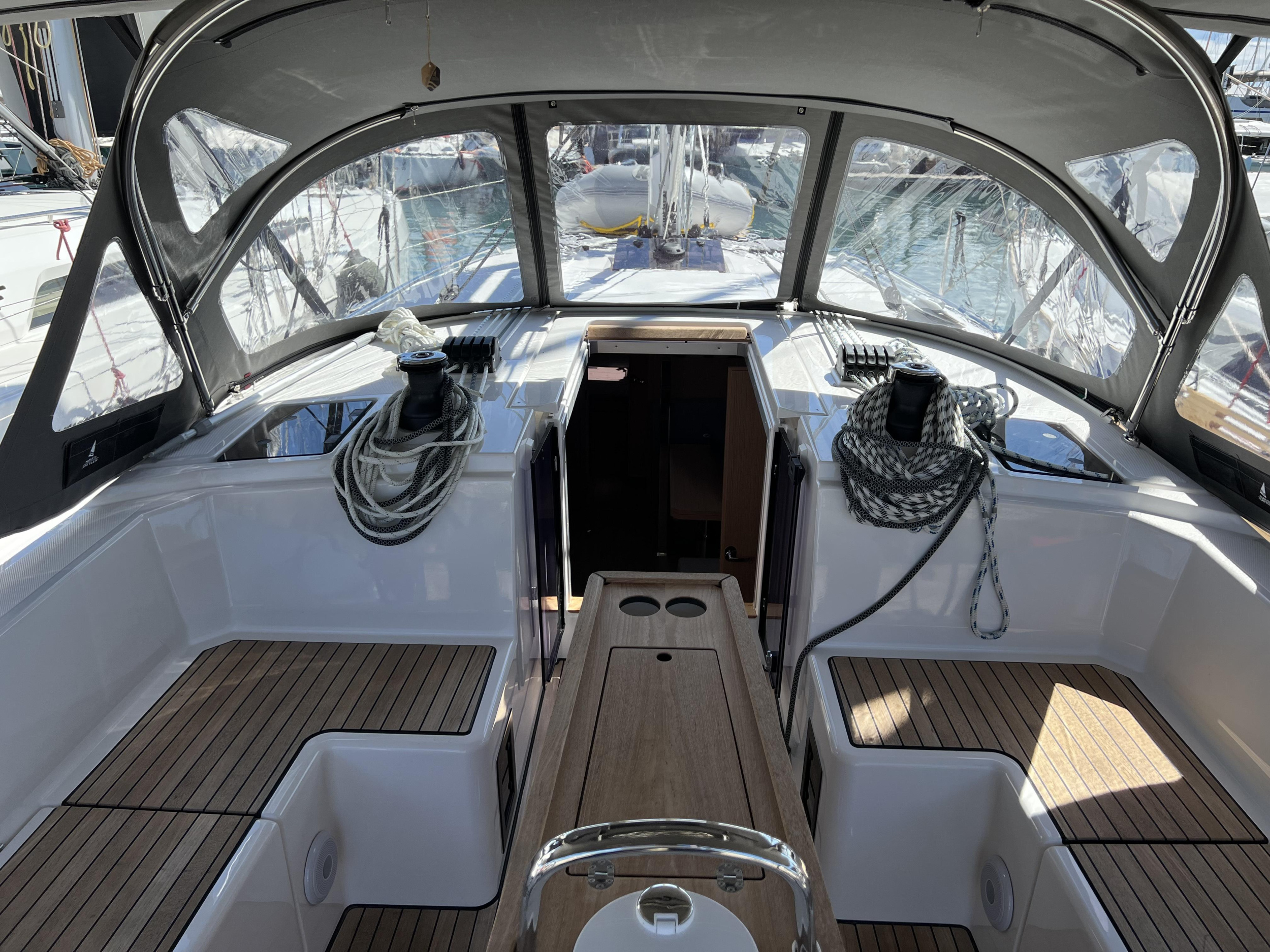 Bavaria C42 Style — photo 4